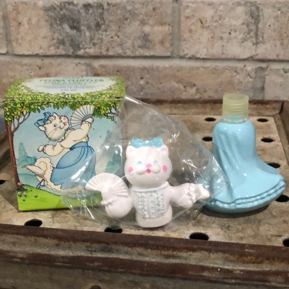 Vintage AVON Felina Fluffles